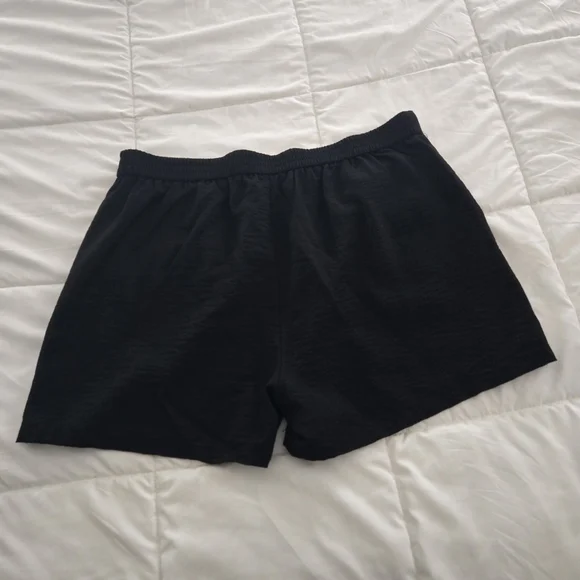 💚 2/$12 or 3/$17  PrettyGarden Black Vest & Shorts Set - Picture 5 of 9